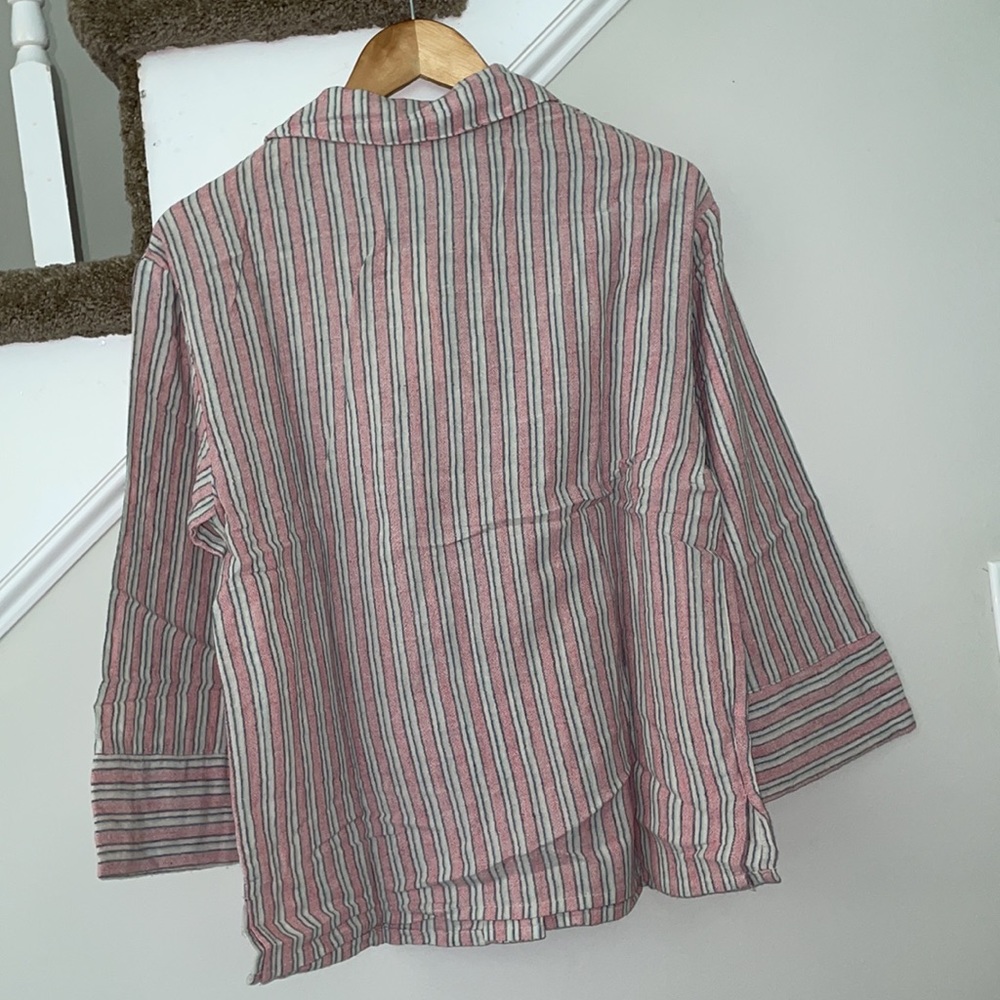 🆕 MODODOC • Button-Up Top - Picture 3 of 3
